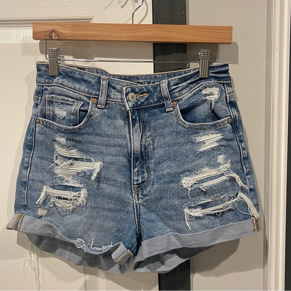 American eagle ripped blue jean shorts
